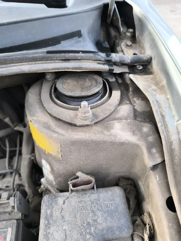 Продам geely mk 2011 года. автомобиль в хорошем состоянии для своего года, использовался аккуратно, в одной семье, 2 записи в птс. - пробег 93000 - двигатель работает ровно, не дымит, не троит, масло от замены до замены; - коробка переключает четко, без вопросов; - ходовая без посторонних стуков, сбита, обслужена; - 2 комплекта колес ( лето и зима на литых дисках); - мультимедиа (андроид) - хороший свет ( новые фары, led-лампы везде. старые фары могу подарить) - кузов, пороги, стаканы без гнили. любые проверки на сто за ваш счет. кузов выглядит достойно, без серьёзных дтп. присутствуют небольшие возрастные следы эксплуатации. салон чистый и ухоженный. машина полностью обслужена, вложений не требует — сел и поехал. отличный экономичный вариант для города или как первый автомобиль. 💰цена 440 000 рублей. небольшой торг у капота. вопросы по телефону +79900078624 - фотография - 7