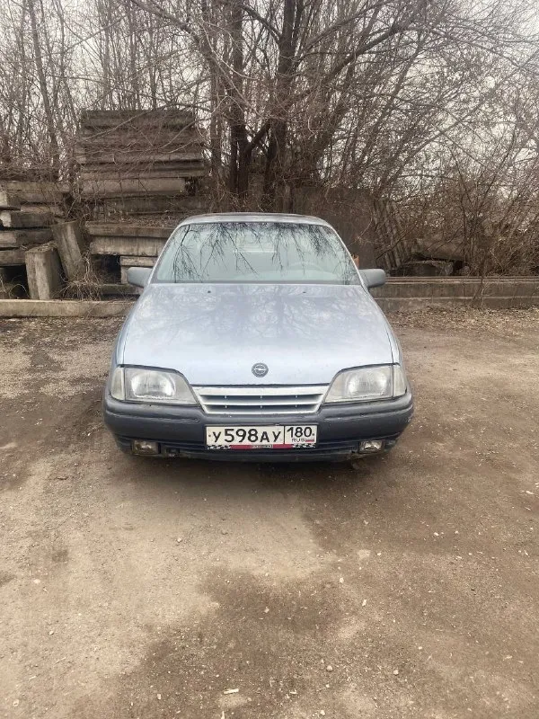 Продам opel омега 1989 год. 2 литра бензин. 2 комплекта колес. есть действующий техосмотр. полный па... - фотография