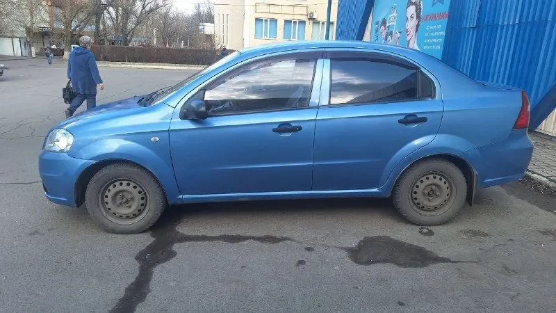 Продам chevrolet aveo t250 1.5 2007года осенью был поварен и по крашенный сделан капремонт двигателя. стоит 2din магнитола и усилитель. машина каждый день на ходу. месяц назад была замена генератора. стоит сигнализация с автозапуском. два комплекта ключей. я собственник второй хозяин покупая я ее ещё в 2013году. цену вижу 450т торг. номер для связи +7(949)3761095 а также за этим номером телеграмм и макс 📲 tg: сергей 📞 звоните: +7(949)3761095 - фотография - 6