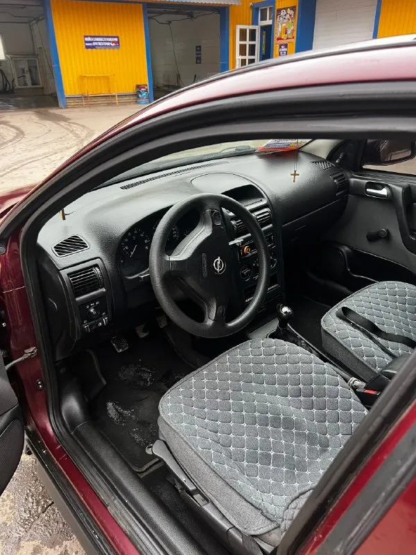 Opel astra g 2006 год 1.4 twinport машина в одних руках 20 лет покупали в автосалоне в 2006 в родном окрасе хранение гаражное машина вся в шумоизоляции работает ровно ходовая часть всю перебирали, ничего не стучит и не гремит коробка работает отлично пробег родной 160к машина без вложений сел и поехал машина находится в луганске только продажа, обмен не предлагать цена: 500.000 +79592840783 осмотр г. луганск 📞 звоните: +7(959)2840783 - фотография - 8