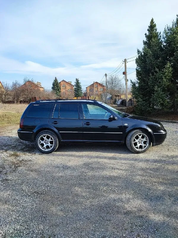 Продам volkswagen bora, 2002 года. машина для своего возраста в достойнейшем состоянии. пробег 204 000 км, неубиваемый двигатель 2.0 azj, считайте только прошёл обкатку. масло не расходует от слова совсем. кпп 5 ступка, работает без нареканий. ходовая часть на 5+, мячик. стоит газ ( не зарегистрирован ). по комплектации: климат контроль, стеклоподъёмники, центральный замок, сетка для собак разделяющая салон и багажник. из последнего: заменена катушка, броне провода и поменяно масло. в авто вкладывать ничего не нужно, садишься и едешь. я собственник по документам, авто моё. если нужно моё присутствие в мрэо, без проблем. проверки на любом сто за ваш счёт приветствуются. причина продажи: два авто в семье, больше не требуется. осмотр г. харцызск. цена 550 000 р. , торг при виде денег. +7 949 098-15-75 📞 звоните: +7(949)0981575 - фотография - 1