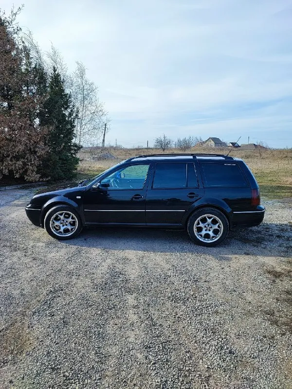 Продам volkswagen bora, 2002 года. машина для своего возраста в достойнейшем состоянии. пробег 204 000 км, неубиваемый двигатель 2.0 azj, считайте только прошёл обкатку. масло не расходует от слова совсем. кпп 5 ступка, работает без нареканий. ходовая часть на 5+, мячик. стоит газ ( не зарегистрирован ). по комплектации: климат контроль, стеклоподъёмники, центральный замок, сетка для собак разделяющая салон и багажник. из последнего: заменена катушка, броне провода и поменяно масло. в авто вкладывать ничего не нужно, садишься и едешь. я собственник по документам, авто моё. если нужно моё присутствие в мрэо, без проблем. проверки на любом сто за ваш счёт приветствуются. причина продажи: два авто в семье, больше не требуется. осмотр г. харцызск. цена 550 000 р. , торг при виде денег. +7 949 098-15-75 📞 звоните: +7(949)0981575 - фотография - 5