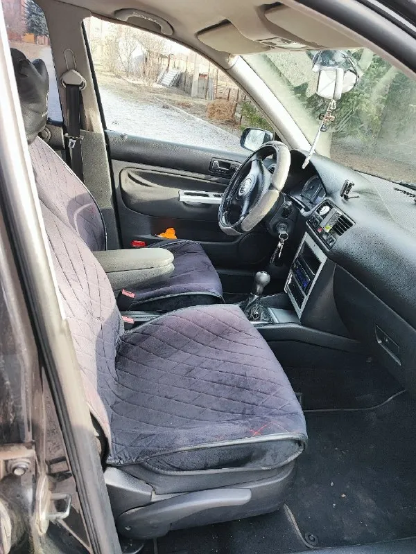Продам volkswagen bora, 2002 года. машина для своего возраста в достойнейшем состоянии. пробег 204 000 км, неубиваемый двигатель 2.0 azj, считайте только прошёл обкатку. масло не расходует от слова совсем. кпп 5 ступка, работает без нареканий. ходовая часть на 5+, мячик. стоит газ ( не зарегистрирован ). по комплектации: климат контроль, стеклоподъёмники, центральный замок, сетка для собак разделяющая салон и багажник. из последнего: заменена катушка, броне провода и поменяно масло. в авто вкладывать ничего не нужно, садишься и едешь. я собственник по документам, авто моё. если нужно моё присутствие в мрэо, без проблем. проверки на любом сто за ваш счёт приветствуются. причина продажи: два авто в семье, больше не требуется. осмотр г. харцызск. цена 550 000 р. , торг при виде денег. +7 949 098-15-75 📞 звоните: +7(949)0981575 - фотография - 7