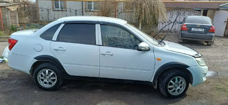 Продам семейное авто, полность обслужена, на хорошем ходу ваз гранта2012гв, с оригинальным пробегом 175000,цена 500000 торг присутствует, тел:+79493164567 📞 звоните: +7(949)3164567 - фотография - 2