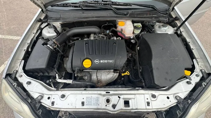 Opel vectra c (вектра) двигатель 1.8 год: 2004 тип кпп: механическая пробег: 177ткм дополнительная информация: автомобиль в отличном состоянии. самый надежный мотор без теплообменника. машина из крыма. без окрасов, в заводской краске, все стекла завод. фактически два собственника. по мотору все сухо, новый аккумулятор, климат, подогревы, регулировки, опрятный салон, пороги днище в отличном состоянии. подвеска отлично, ничего делать не нужно. гаражное хранение, реагентов не видел. два ключа, документы готовы для оформления. осмотр донецк, торг у капота цена: 540000 руб +79497710177 📞 звоните: +7(949)7710177 - фотография - 10