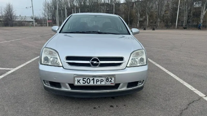 Opel vectra c (вектра) двигатель 1.8 год: 2004 тип кпп: механическая пробег: 177ткм дополнительная информация: автомобиль в отличном состоянии. самый надежный мотор без теплообменника. машина из крыма. без окрасов, в заводской краске, все стекла завод. фактически два собственника. по мотору все сухо, новый аккумулятор, климат, подогревы, регулировки, опрятный салон, пороги днище в отличном состоянии. подвеска отлично, ничего делать не нужно. гаражное хранение, реагентов не видел. два ключа, документы готовы для оформления. осмотр донецк, торг у капота цена: 540000 руб +79497710177 📞 звоните: +7(949)7710177 - фотография - 5