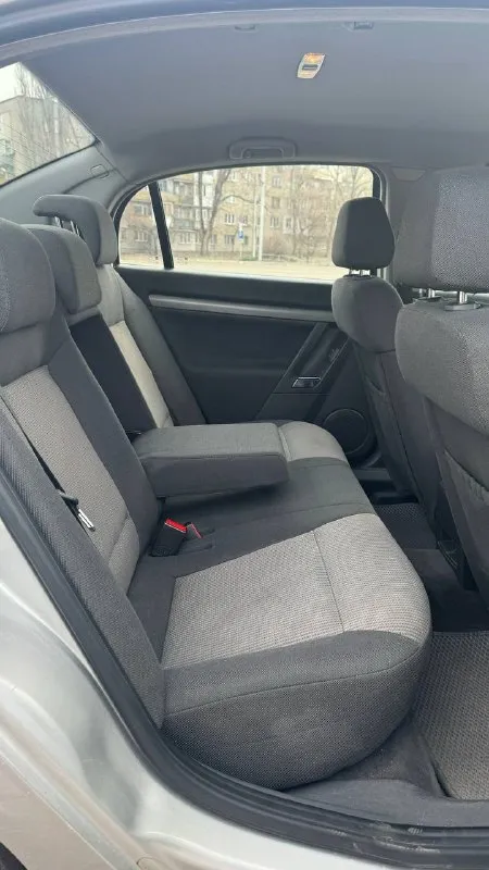 Opel vectra c (вектра) двигатель 1.8 год: 2004 тип кпп: механическая пробег: 177ткм дополнительная информация: автомобиль в отличном состоянии. самый надежный мотор без теплообменника. машина из крыма. без окрасов, в заводской краске, все стекла завод. фактически два собственника. по мотору все сухо, новый аккумулятор, климат, подогревы, регулировки, опрятный салон, пороги днище в отличном состоянии. подвеска отлично, ничего делать не нужно. гаражное хранение, реагентов не видел. два ключа, документы готовы для оформления. осмотр донецк, торг у капота цена: 540000 руб +79497710177 📞 звоните: +7(949)7710177 - фотография - 6