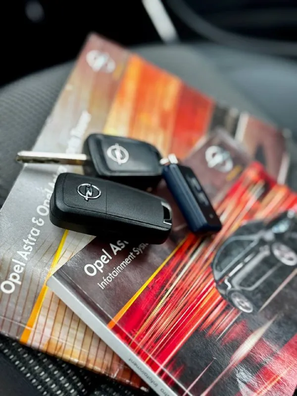 Opel astra j cosmo 1.6 at 2012 г. в авто в идеальном состоянии подтвержденный пробег 136 тыс. км салон как у нового авто!!! идеальная по надежности связка мотора и акпп!!! максимальная комплектация cosmo подогревы сидений/руля/зеркал/форсунок омывателя, заднего и лобового остекления двухзонный климат-контроль хорошая штатная музыка aux/bt серво/мульти руль круиз-контроль /лимитер задний парктроник помошник подъема в гору комбинированный салон кожа/ткань штатная амбиентная подсветка два ключа по авто сделано очень большое то, машина готова к долгой эксплуатации без вложений цена 785 т. рублей торг у капота звоните +79495082418 тг вотсап +79493811593 николай 📲 tg: @kloyastarlink 📞 звоните: +7(949)5082418 - фотография - 10