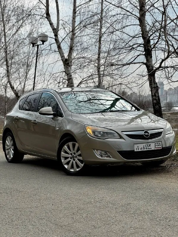 Opel astra j cosmo 1.6 at 2012 г. в авто в идеальном состоянии подтвержденный пробег 136 тыс. км салон как у нового авто!!! идеальная по надежности связка мотора и акпп!!! максимальная комплектация cosmo подогревы сидений/руля/зеркал/форсунок омывателя, заднего и лобового остекления двухзонный климат-контроль хорошая штатная музыка aux/bt серво/мульти руль круиз-контроль /лимитер задний парктроник помошник подъема в гору комбинированный салон кожа/ткань штатная амбиентная подсветка два ключа по авто сделано очень большое то, машина готова к долгой эксплуатации без вложений цена 785 т. рублей торг у капота звоните +79495082418 тг вотсап +79493811593 николай 📲 tg: @kloyastarlink 📞 звоните: +7(949)5082418 - фотография - 2