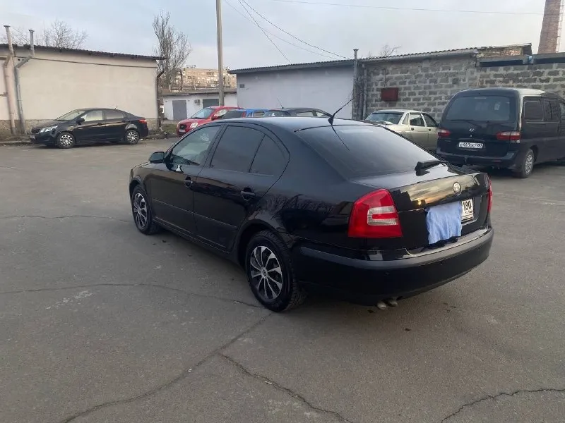 Skoda octavia a5 2004г. двигатель: 2.0 tdi 140л. с. мкпп 6ст. пригонялся в 2017г. с германии, с тех пор в одних руках. за машиной следили от а до я, передняя ходока в идеале, задняя в идеале, грм, помпа, масла поменяны 3000 км назад, коробка, турбина, двигатель работает отлично, двигатель заменён на контрактный 30000км назад, расход по городу 7л на 100км, для зимы обработана в 2024 году, гнили вздутий нет. отличное состояние для своих лет. -датчик света -датчик дождя -подгрев передних сидений -обогрев заднего стекла -обогрев зеркал заднего вида -климат контроль -круиз контроль -мульти руль -задний парктроник -линзы в фарах, электрорегулировка по высоте -противотуманные фары viper -автоматическое затемнение зеркала заднего вида -переднте, задние стеклоподъемники цена 840000р +79490585729 📞 звоните: +7(949)0585729 - фотография - 5