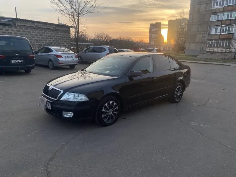 Skoda octavia a5 2004г. двигатель: 2.0 tdi 140л. с. мкпп 6ст. пригонялся в 2017г. с германии, с тех пор в одних руках. за машиной следили от а до я, передняя ходока в идеале, задняя в идеале, грм, помпа, масла поменяны 3000 км назад, коробка, турбина, двигатель работает отлично, двигатель заменён на контрактный 30000км назад, расход по городу 7л на 100км, для зимы обработана в 2024 году, гнили вздутий нет. отличное состояние для своих лет. -датчик света -датчик дождя -подгрев передних сидений -обогрев заднего стекла -обогрев зеркал заднего вида -климат контроль -круиз контроль -мульти руль -задний парктроник -линзы в фарах, электрорегулировка по высоте -противотуманные фары viper -автоматическое затемнение зеркала заднего вида -переднте, задние стеклоподъемники цена 840000р +79490585729 📞 звоните: +7(949)0585729 - фотография - 6