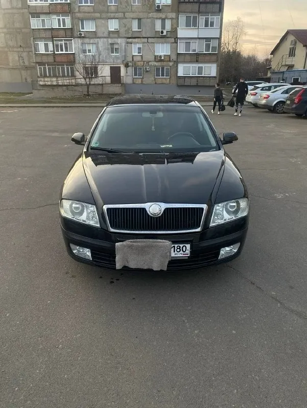 Skoda octavia a5 2004г. двигатель: 2.0 tdi 140л. с. мкпп 6ст. пригонялся в 2017г. с германии, с тех пор в одних руках. за машиной следили от а до я, передняя ходока в идеале, задняя в идеале, грм, помпа, масла поменяны 3000 км назад, коробка, турбина, двигатель работает отлично, двигатель заменён на контрактный 30000км назад, расход по городу 7л на 100км, для зимы обработана в 2024 году, гнили вздутий нет. отличное состояние для своих лет. -датчик света -датчик дождя -подгрев передних сидений -обогрев заднего стекла -обогрев зеркал заднего вида -климат контроль -круиз контроль -мульти руль -задний парктроник -линзы в фарах, электрорегулировка по высоте -противотуманные фары viper -автоматическое затемнение зеркала заднего вида -переднте, задние стеклоподъемники цена 840000р +79490585729 📞 звоните: +7(949)0585729 - фотография - 9
