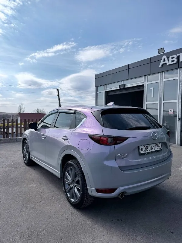Mazda сх-5 2017 год машина японская ! 2,5 спорт 205 сил в пленке хамелеон 130 тысяч пробег переоформление без проблем машина в семье 5 лет 2,7 🍋 рублей торг вся безопасность целая все окна родные техничка на отлично все вопросы по телефону +79494931742 📞 звоните: +7(949)4931742 - фотография - 2