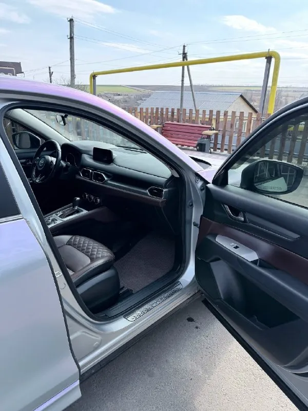 Mazda сх-5 2017 год машина японская ! 2,5 спорт 205 сил в пленке хамелеон 130 тысяч пробег переоформление без проблем машина в семье 5 лет 2,7 🍋 рублей торг вся безопасность целая все окна родные техничка на отлично все вопросы по телефону +79494931742 📞 звоните: +7(949)4931742 - фотография - 5