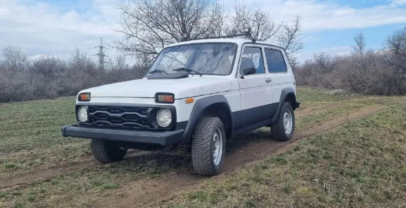 Нива 4×4 niva 2006г.1хоз. 315 т. р дно, пороги, ланжероны - все целое. , коробка, раздатка, карданы - работает без нареканий. ходовая часть вся обслужена. масла везде поменяны. выхлопную полностью менял, начиная с выпускного коллектора. аккумулятор 75 ам. стоит грязевая резина на новых 15 штампах. автомобиль вложений не требует. с пол тычка завёл - поехал, мягкая, шустрая. осмотр макеевка +79490746919 📞 звоните: +7(949)0746919 - фотография - 7