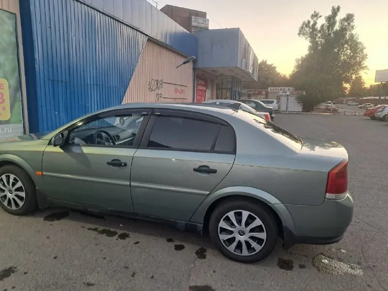 Продам opel vectra c. год выпуска 2002. двигатель z18xe. объем 1.8. пробег 250 тыс. цена 500, торг у капота. масло меняю каждые 6 тыс. мотор не дымит, не троит. по птс я один владелец, на машину денег не жалею, машина каждый день на ходу, видит только трассу, по машине много чего сделано: ходовая полностью сделана, генератор после кап. ремонта, новые свечи, чистил форсунки, катушка новая, эбу на текстолите новый, линзы стоят зоркий а10, ночью едешь как днем, в салоне хорошие чехлы, двери вкруг шумкой сделаны, стоит магнитола 2-дюймовая, колонки «уралы ак-47», машина не гнилая, рыжиков нет вообще, в комплекте зимняя резина, звоните, расскажу поподробнее +79494603856, если не дозвониться, в телеграм на этот номер 📞 звоните: +7(949)4603856 - фотография - 4
