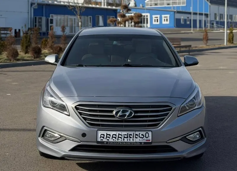 🚗в продаже✅ hyundai sonata 2.0t ✅ ✅коротко о машине: -2.0 т (274) лс -2017 год -пробег 75.000 -очень ухоженный а/м -полностью обслужен -отличное состояние👌🏻 ✅комплектация: -мультимедиа/bluetooth -кожа комбинированная -электропривод водительского -камера заднего вида -led фары/led огни -кондиционер -18 колеса -подогрев передних сидений -датчик света / дождя -мультируль -круиз контроль ✅состояние: -салон чист и ухожен -техника без замечаний -полностью обслужен -то каждые 5.000 км -автомобиль полный сток ! цена: 1.650.000₽ возможен обмен город донецк ☎️телефон +79497560818 📲 tg: @ar_chiz 📞 звоните: +7(949)7560818 - фотография - 3