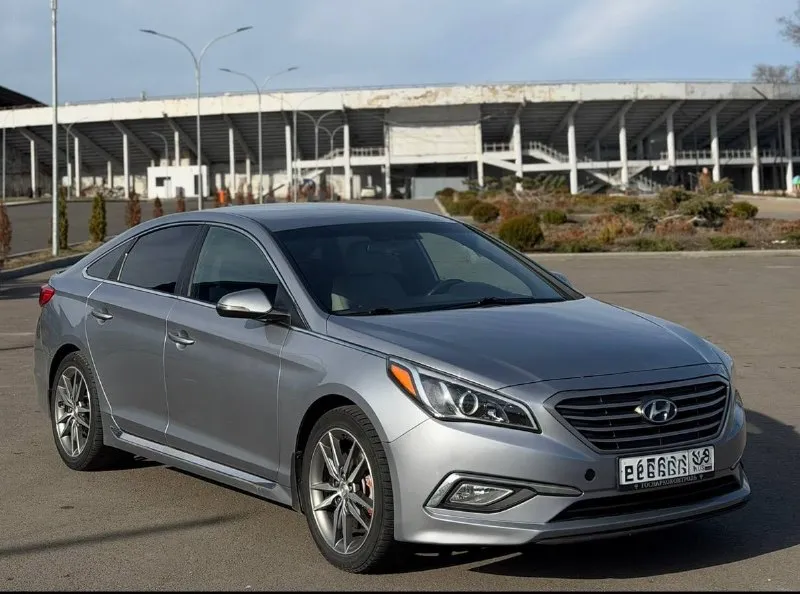 🚗в продаже✅ hyundai sonata 2.0t ✅ ✅коротко о машине: -2.0 т (274) лс -2017 год -пробег 75.000 -очень ухоженный а/м -полностью обслужен -отличное состояние👌🏻 ✅комплектация: -мультимедиа/bluetooth -кожа комбинированная -электропривод водительского -камера заднего вида -led фары/led огни -кондиционер -18 колеса -подогрев передних сидений -датчик света / дождя -мультируль -круиз контроль ✅состояние: -салон чист и ухожен -техника без замечаний -полностью обслужен -то каждые 5.000 км -автомобиль полный сток ! цена: 1.650.000₽ возможен обмен город донецк ☎️телефон +79497560818 📲 tg: @ar_chiz 📞 звоните: +7(949)7560818 - фотография - 4