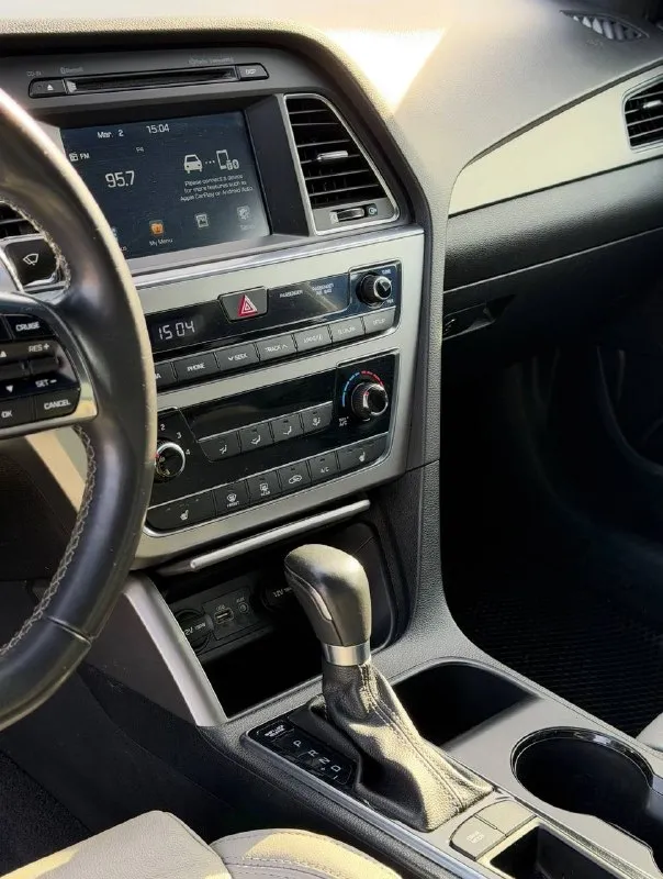 🚗в продаже✅ hyundai sonata 2.0t ✅ ✅коротко о машине: -2.0 т (274) лс -2017 год -пробег 75.000 -очень ухоженный а/м -полностью обслужен -отличное состояние👌🏻 ✅комплектация: -мультимедиа/bluetooth -кожа комбинированная -электропривод водительского -камера заднего вида -led фары/led огни -кондиционер -18 колеса -подогрев передних сидений -датчик света / дождя -мультируль -круиз контроль ✅состояние: -салон чист и ухожен -техника без замечаний -полностью обслужен -то каждые 5.000 км -автомобиль полный сток ! цена: 1.650.000₽ возможен обмен город донецк ☎️телефон +79497560818 📲 tg: @ar_chiz 📞 звоните: +7(949)7560818 - фотография - 9