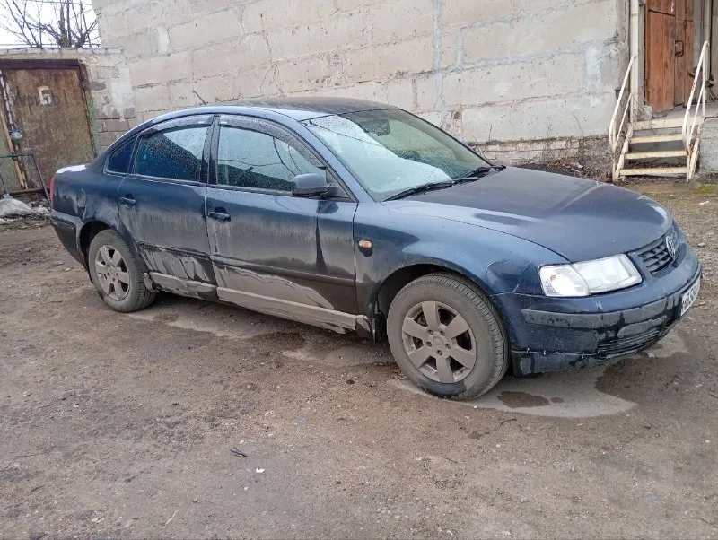 Продам volkswagen пассат б5, 1999 года. двигатель 1.8 атмосферник, самый надёжный в линейке, масло от заметны до замены не грамма не ест. коробка механика, без нареканий, переключает четко. ходовка перебранная. по кузову имеются, косячки, салон нормальный. цена 400 тыс. , аргументированный торг у авто. тел. +79493614200 📞 звоните: +7(949)3614200 - фотография - 2