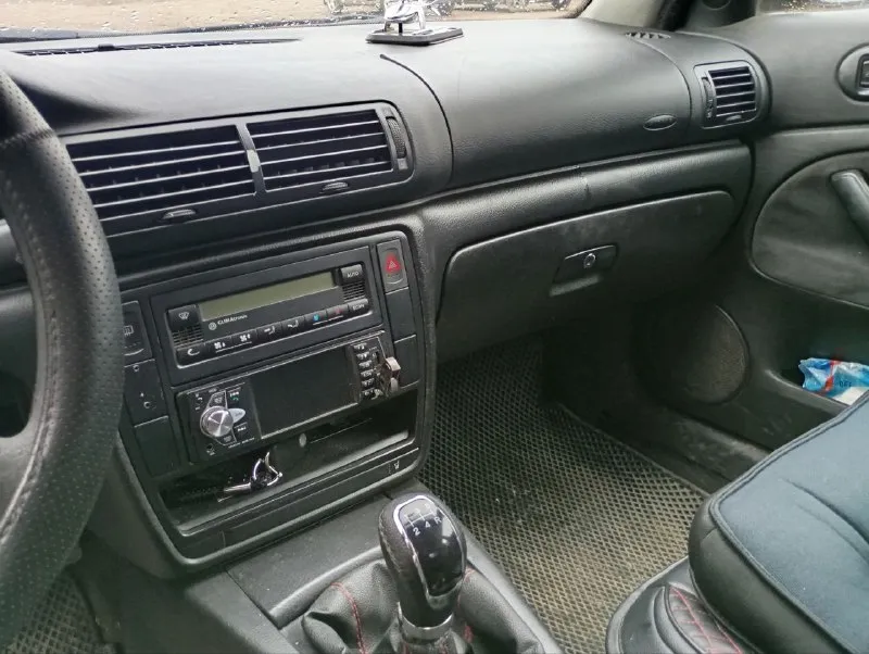 Продам volkswagen пассат б5, 1999 года. двигатель 1.8 атмосферник, самый надёжный в линейке, масло от заметны до замены не грамма не ест. коробка механика, без нареканий, переключает четко. ходовка перебранная. по кузову имеются, косячки, салон нормальный. цена 400 тыс. , аргументированный торг у авто. тел. +79493614200 📞 звоните: +7(949)3614200 - фотография - 7