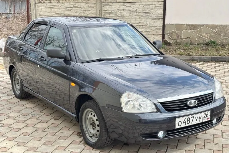 В продаже живая приора! 2009г. в. автомобиль в заводском исполнении! в заводском окрасе! пробег 170.000т. имеется свежая страховка и тех осмотр! состояние отличное! авто не требует абсолютно никаких вложений! днище пороги стаканы низа дверей в идеальном состоянии! кузов без гнили ржавчины! в заводском окрасе! все герметики швы точки завод! остекление родное! двигатель 1.6 16v работает как часики! без посторонних звуков! масло не расходует! кпп и ходовая часть просто супер! без нареканий! по комплектации: электро усилитель руля, abs, подогрев сидений, сигнализация, эл. стеклоподъемники, эл. регулировка зеркал, сенсорный магнитофон с bt. стоит очень редкий салон с завода, передние сидения ковши! документы чистые! переоформление без проблем. цена 370.000т. р торг. тел: +79499913705. за идеальном в автосалон! 📞 звоните: +7(949)9913705 - фотография - 1