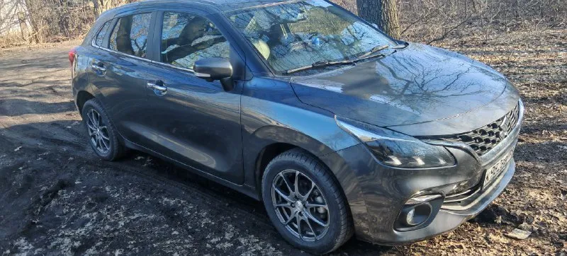 Марка: suzuki модель: baleno год: 2023 пробег: 60000 объем двигателя: 1.5 топливо: бензин кпп: автомат цвет: серый цена: 1900000 описание: продам автомобиль suzuki baleno 2023 куплен в сентябре 23 года комплектация glx. так же установлена сигнализация с автозапуском старлайн, подогревы сидений и зеркал. имеются два комплекта колёс на дисках зима и лето. чехлы из экокожи одеты с салона. машина у одного собственника я хозяин. все вопросы по +7 949 3290499 дмитрий дима, 📱 +79493290499 📲 tg: дима 📞 +7(949)3290499 📲 tg: дима 📞 звоните: +7(949)3290499 - фотография - 1