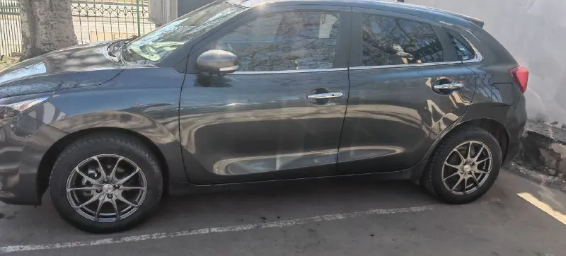 Марка: suzuki модель: baleno год: 2023 пробег: 60000 объем двигателя: 1.5 топливо: бензин кпп: автомат цвет: серый цена: 1900000 описание: продам автомобиль suzuki baleno 2023 куплен в сентябре 23 года комплектация glx. так же установлена сигнализация с автозапуском старлайн, подогревы сидений и зеркал. имеются два комплекта колёс на дисках зима и лето. чехлы из экокожи одеты с салона. машина у одного собственника я хозяин. все вопросы по +7 949 3290499 дмитрий дима, 📱 +79493290499 📲 tg: дима 📞 +7(949)3290499 📲 tg: дима 📞 звоните: +7(949)3290499 - фотография - 10