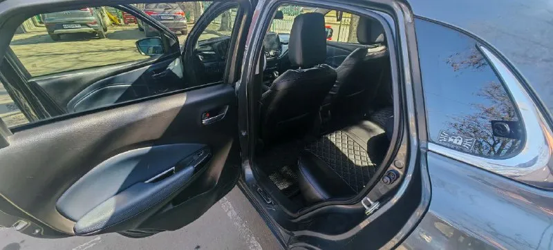 Марка: suzuki модель: baleno год: 2023 пробег: 60000 объем двигателя: 1.5 топливо: бензин кпп: автомат цвет: серый цена: 1900000 описание: продам автомобиль suzuki baleno 2023 куплен в сентябре 23 года комплектация glx. так же установлена сигнализация с автозапуском старлайн, подогревы сидений и зеркал. имеются два комплекта колёс на дисках зима и лето. чехлы из экокожи одеты с салона. машина у одного собственника я хозяин. все вопросы по +7 949 3290499 дмитрий дима, 📱 +79493290499 📲 tg: дима 📞 +7(949)3290499 📲 tg: дима 📞 звоните: +7(949)3290499 - фотография - 3