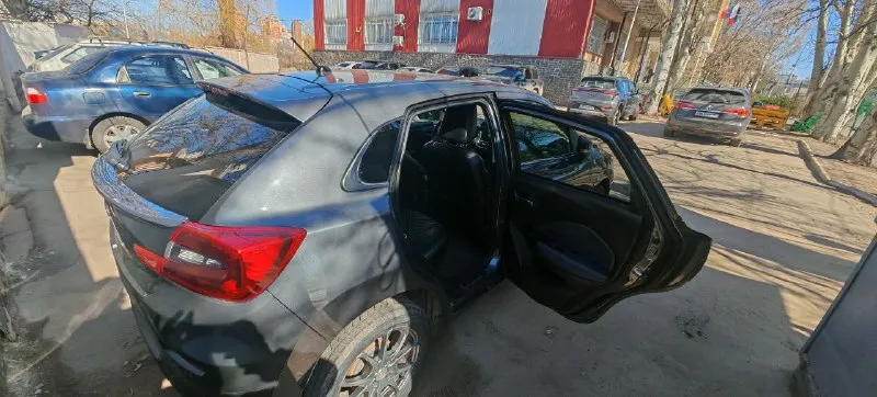 Марка: suzuki модель: baleno год: 2023 пробег: 60000 объем двигателя: 1.5 топливо: бензин кпп: автомат цвет: серый цена: 1900000 описание: продам автомобиль suzuki baleno 2023 куплен в сентябре 23 года комплектация glx. так же установлена сигнализация с автозапуском старлайн, подогревы сидений и зеркал. имеются два комплекта колёс на дисках зима и лето. чехлы из экокожи одеты с салона. машина у одного собственника я хозяин. все вопросы по +7 949 3290499 дмитрий дима, 📱 +79493290499 📲 tg: дима 📞 +7(949)3290499 📲 tg: дима 📞 звоните: +7(949)3290499 - фотография - 8