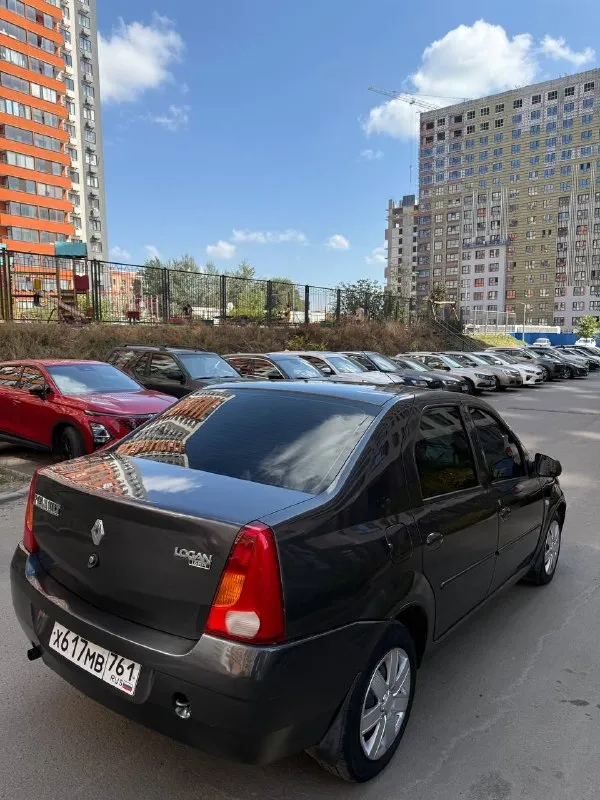 Продам renault logan - 2008 г. 2 владельца. 266 тыс. пробега двигатель 1.6,не путать с 1.4. в максимальной комплектации; гур, кондиционер, электрозеркала, подогревы сидений, стеклоподьемники, боротовой компьютер. из допов, неплохая музыка, свет ксенон. состояние отличное, полностью обсужил авто, делал под себя, продаю в связи с сложившимися обстоятельстави, продаю не спеша, езжу каждый день. по тех части нет ни единого вопроса, кто первый приедет смотреть, скорее всего и заберет сразу автомобиль, переоформление без проблем. ни единого рыжика, и намека на гниль. авто в порядке, горит чек по лямбде, нужно заменить и прошить авто, любые проверки подтвердят что проблема только в лябде, на работу никак не влияет, езжу так больше года. резина зимняя и летняя, летняя кордиант, зимняя виатти. из последнего обслужил на 70 тыс. рублей, расскажу все по телефону или при личной встрече. цена; 420.000р +79495304357 связь плохая, дозванивайтесь или пишите 📞 🇷🇺 звоните: +79495304357 - фотография - 5