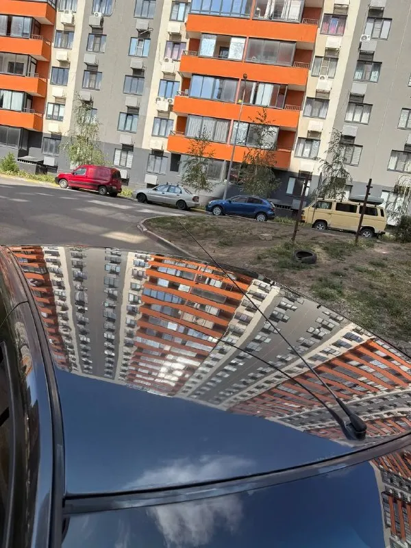 Продам renault logan - 2008 г. 2 владельца. 266 тыс. пробега двигатель 1.6,не путать с 1.4. в максимальной комплектации; гур, кондиционер, электрозеркала, подогревы сидений, стеклоподьемники, боротовой компьютер. из допов, неплохая музыка, свет ксенон. состояние отличное, полностью обсужил авто, делал под себя, продаю в связи с сложившимися обстоятельстави, продаю не спеша, езжу каждый день. по тех части нет ни единого вопроса, кто первый приедет смотреть, скорее всего и заберет сразу автомобиль, переоформление без проблем. ни единого рыжика, и намека на гниль. авто в порядке, горит чек по лямбде, нужно заменить и прошить авто, любые проверки подтвердят что проблема только в лябде, на работу никак не влияет, езжу так больше года. резина зимняя и летняя, летняя кордиант, зимняя виатти. из последнего обслужил на 70 тыс. рублей, расскажу все по телефону или при личной встрече. цена; 420.000р +79495304357 связь плохая, дозванивайтесь или пишите 📞 🇷🇺 звоните: +79495304357 - фотография - 8