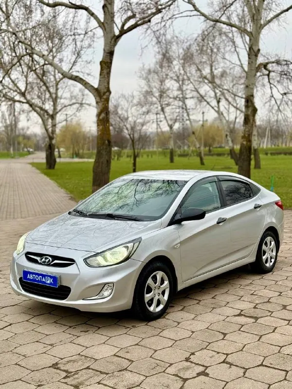 🇰🇵 hyundai solaris 💰цена: 770 000р 🏢город: мариуполь 📅год выпуска: 2013 🧾пробег: 113 026 км. ⚙️двигатель: 1.6 ⛽топливо: бензин ⚙️кпп: механика 📞 телефон: +7-949-727-41-51 +7-949-551-91-52 +7-989-263-55-56 💾 описание: - фотография - 1