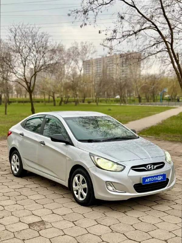 🇰🇵 hyundai solaris 💰цена: 770 000р 🏢город: мариуполь 📅год выпуска: 2013 🧾пробег: 113 026 км. ⚙️двигатель: 1.6 ⛽топливо: бензин ⚙️кпп: механика 📞 телефон: +7-949-727-41-51 +7-949-551-91-52 +7-989-263-55-56 💾 описание: - фотография - 3