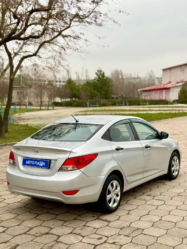 🇰🇵 hyundai solaris 💰цена: 770 000р 🏢город: мариуполь 📅год выпуска: 2013 🧾пробег: 113 026 км. ⚙️двигатель: 1.6 ⛽топливо: бензин ⚙️кпп: механика 📞 телефон: +7-949-727-41-51 +7-949-551-91-52 +7-989-263-55-56 💾 описание: - фотография - 4