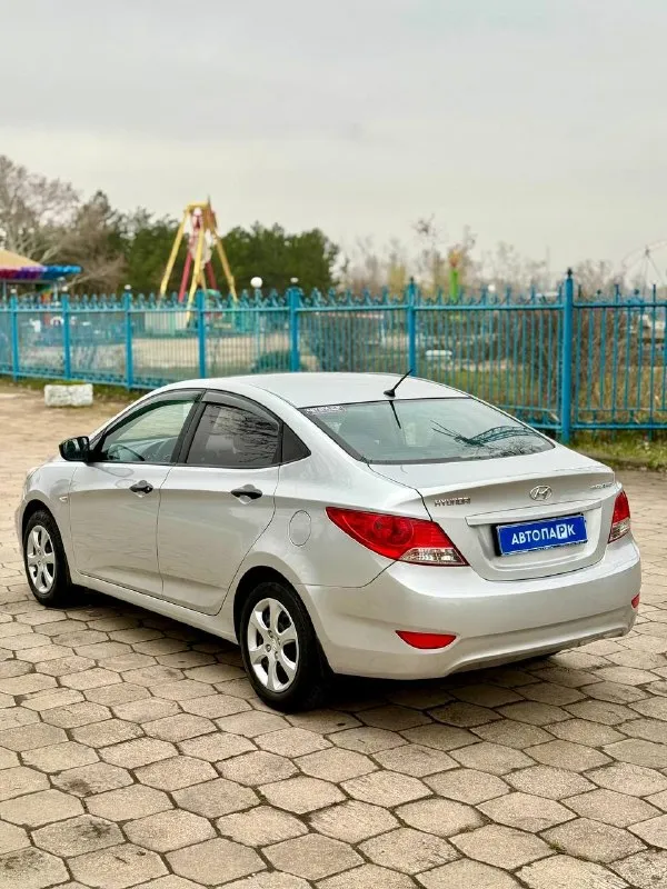 🇰🇵 hyundai solaris 💰цена: 770 000р 🏢город: мариуполь 📅год выпуска: 2013 🧾пробег: 113 026 км. ⚙️двигатель: 1.6 ⛽топливо: бензин ⚙️кпп: механика 📞 телефон: +7-949-727-41-51 +7-949-551-91-52 +7-989-263-55-56 💾 описание: - фотография - 6