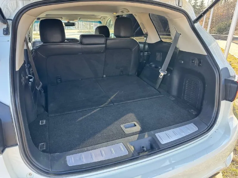 Продаётся infiniti qx60, основные характеристики: год выпуска: 2019. пробег: 118.962 км. двигатель: 3,5 л, бензиновый, 262 л. с. трансмиссия: вариатор (cvt). привод: полный (awd). ключевые опции: 7‑местный салон; камера 360 климат‑контроль; круиз‑контроль; датчики парковки; кожаный салон; мультимедийная система с сенсорным экраном. возможен торг при осмотре. цена: 2.600,000 руб. контакты: 89496288989 - фотография - 9