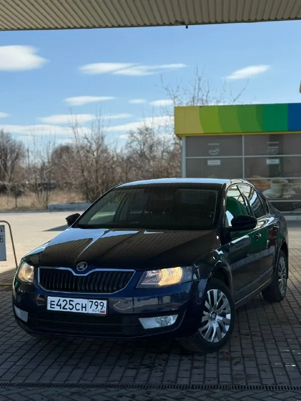 Skoda octavia a7 2015 год.1.6автомат⚙️ цена 🔥 1.100 🔥 автомобиль в очень достойном состоянии 👍 всего 2 хозяина за всю историю эксплуатации 🆕 птс - оригинал 💯 двигатель 1.6 самый надeжный в линeйкe skoda фольцвагeн, в отличном сocтoянии, тянeт oтлично, масло не расходует не грамма. коробка автомат без нареканий. машина обслуживается по регламенту. расход очень радует 🤗ходовая на 5 из 5 ❗️ очень красивый темно синий цвет 😍 салон чистый не просиженный, в машине никогда не курили ☝️ два оригинальных ключа в комплекте ✅ документы в полном порядке, оформление без проблем. город макеевка +79495124334 📞 звоните: +7(949)5124334 - фотография - 4