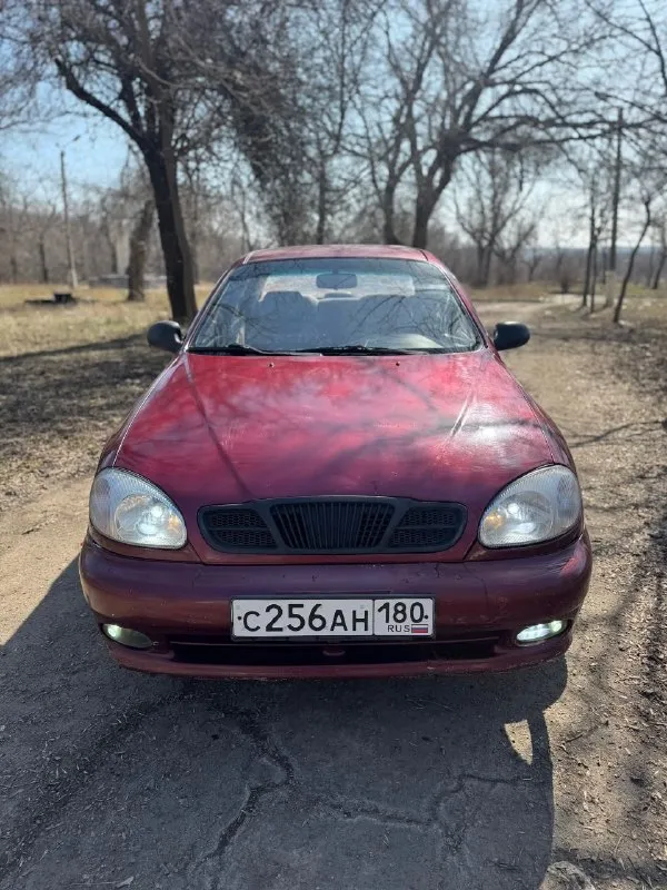 Продам ланос 1,5. 2005года. кузов в отличном состоянии варить, ничего не надо. бардюры, ланжероны, дно, крылья, двери без ржавчины. ходовая в отличном состоянии. мотор работает штатно. коробка переключает хорошо, стоит новое сцепление. в машине есть стеклоподъемники, подушки безопасности, лед свет+лед туманки, по электрике все работает. цена 150₽. посмотреть можно город донецк текстильщик, по документам машина на местном учете 180. +79493711572 - фотография - 2