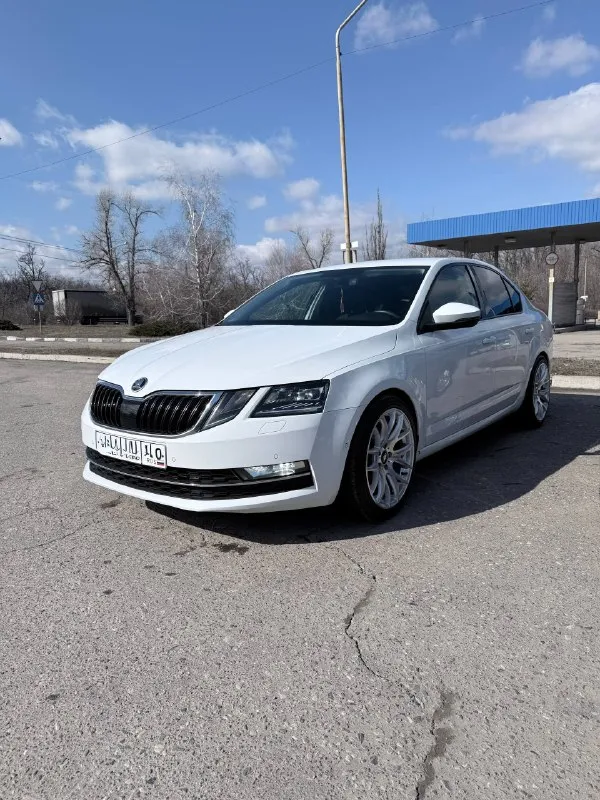 Продам skoda октавию а7 рестайлинг, пробег 180 тыс. 2017 год, по машине нет вопросов вообще, вся ход... - фотография
