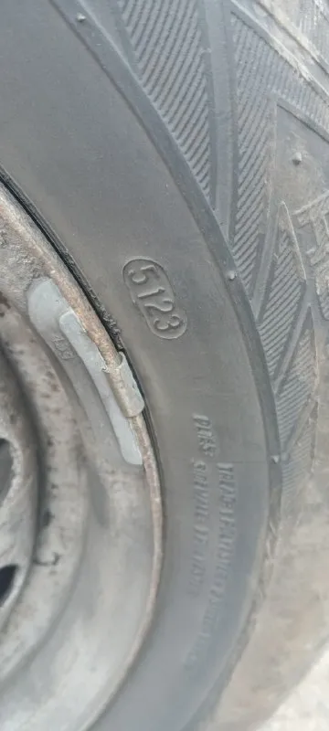 Резина с дисками
R 14 185/65
Разболтовка 4*114.😔 лачетти, церато, лансер 9, и т. Д)
Цена за все 8000₽
Донецк, пролетарский район.
+79494871128
📞 Звоните: +7(949)4871128 - фотография - 3