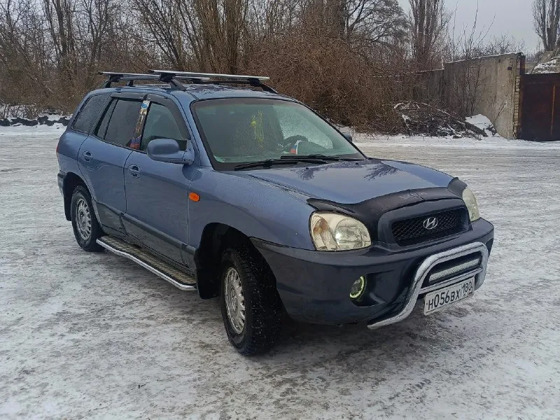 Hyundai santa fe classic 2000 год : 2.0 газ/бензин кпп: механическая 5ст. продажа от собственника. чистые документы, полное переоформление. автомобиль был пригнан в 2016 году, все 10 лет в одной семье. стоит контрактный мотор, ставился полтора года назад, вписан в птс. семейный автомобиль, в отличном состоянии, в родном окрасе. стоит газ евро4. по комплектации: кондиционер (заправлен), 4 эсп, электрорегулировка и обогрев зеркал, android магнитола с камерой заднего вида. ходовка в идеальном состоянии, стоит новая печка, велюр под чехлами как новый. цена: 650 000руб, торг реальному покупателю шахтерский район +7 951 839 88 77 кирилл 📞 звоните: +7(951)8398877 - фотография - 1