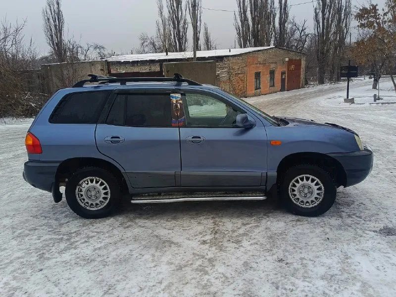 Hyundai santa fe classic 2000 год : 2.0 газ/бензин кпп: механическая 5ст. продажа от собственника. чистые документы, полное переоформление. автомобиль был пригнан в 2016 году, все 10 лет в одной семье. стоит контрактный мотор, ставился полтора года назад, вписан в птс. семейный автомобиль, в отличном состоянии, в родном окрасе. стоит газ евро4. по комплектации: кондиционер (заправлен), 4 эсп, электрорегулировка и обогрев зеркал, android магнитола с камерой заднего вида. ходовка в идеальном состоянии, стоит новая печка, велюр под чехлами как новый. цена: 650 000руб, торг реальному покупателю шахтерский район +7 951 839 88 77 кирилл 📞 звоните: +7(951)8398877 - фотография - 8