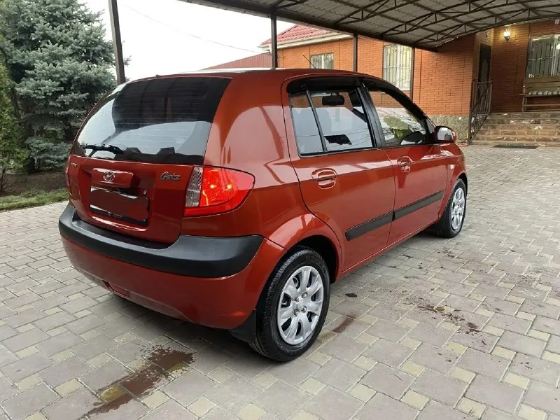 Автомобиль хюндай гетц 2007 г. в.. .1.4.ат. в превосходном состоянии. .один хозяин. ..не бит без дтп. ..в таком состоянии мало гецов. работает абсолютно все. диагностическая'карта в подарок. есть авс. гур. электростеклоподьемники. электрорегулировка зеркал. подогрев зркал и заднего стекла. подогрев сидений. ..серворуль. .бортовой компьютер. ..камера заднего вида. андроид. макеевка. +79493039475 +79180313617.цена 599000т. р. - фотография - 6