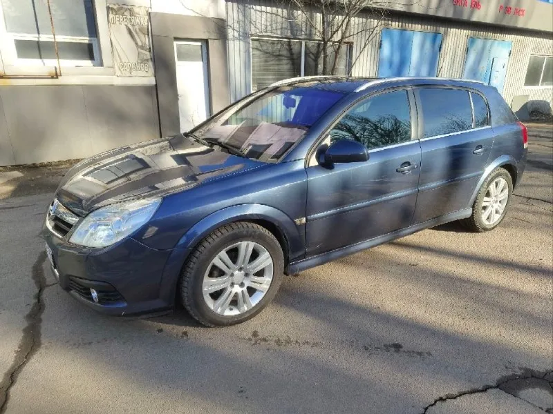 Продам opel signum 2006 год, 2.2 бензин, 217000км пробег, механика, машина в хорошем состоянии, по технике все работает, есть небольшие нюансы по кузову, сел поехал, на все интересующие вопросы отвечу по телефону. цена 60000р, реальному покупателю, торг. +79493900633 андрей. 📞 звоните: +7(949)3900633 - фотография - 2