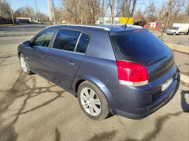 Продам opel signum 2006 год, 2.2 бензин, 217000км пробег, механика, машина в хорошем состоянии, по технике все работает, есть небольшие нюансы по кузову, сел поехал, на все интересующие вопросы отвечу по телефону. цена 60000р, реальному покупателю, торг. +79493900633 андрей. 📞 звоните: +7(949)3900633 - фотография - 3