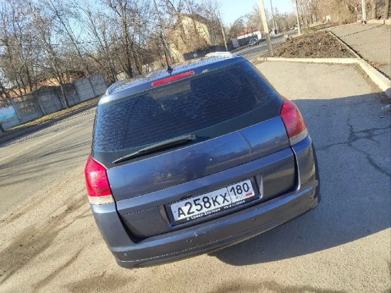 Продам opel signum 2006 год, 2.2 бензин, 217000км пробег, механика, машина в хорошем состоянии, по технике все работает, есть небольшие нюансы по кузову, сел поехал, на все интересующие вопросы отвечу по телефону. цена 60000р, реальному покупателю, торг. +79493900633 андрей. 📞 звоните: +7(949)3900633 - фотография - 5