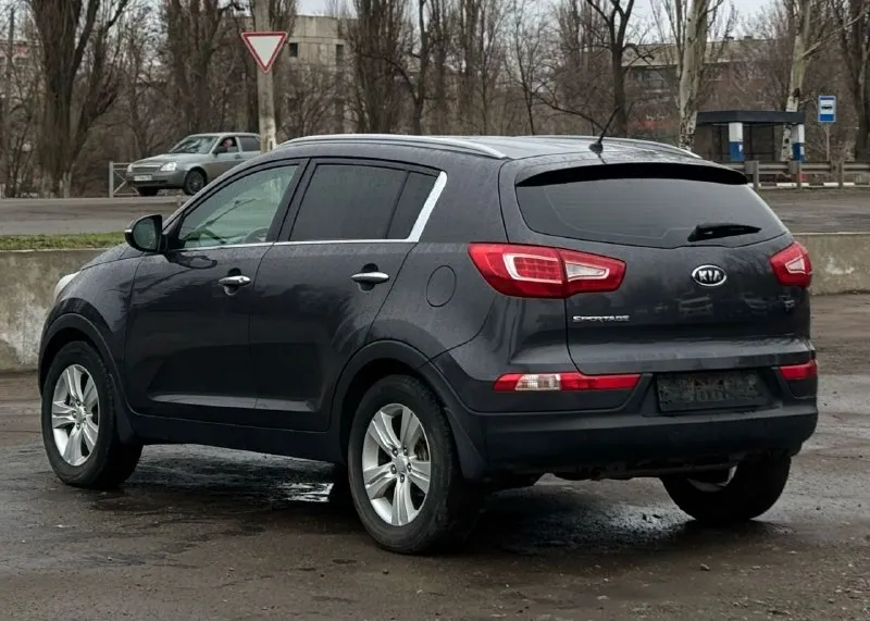 Продам
Kia sportage
2011
2.0
Aisin
Авто в хорошем состоянии, стоит хорошая летняя резина yokohama, ходовка обслужена, работа двигателя и коробки без нареканий, классический надежный японский автомат.
Замена масла двигателя каждые 6 тысяч км, два ключа. Хорошая комплектация с климатом и подогревами, также парктроники.
Цена: 1.290.000
Обращаться по номеру телефона
+79494330000
+79493485992
Либо по адресу г. Шахтерск ул. Ленина 2 - фотография - 4
