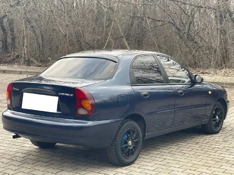 Продам автомобиль, chevrolet lanos, состояние авто очень хорошее! как внешне так и технически! ржавчин гнилья нету ! мотор работает как часики! не дымит, масло не ест ! мкпп обслужена переключает отлично, не хрустит и не выбивает! салон чистый и ухоженный! по электрике все работает !акб стоит новый ! днище пороги, стаканы целые, все в отличном состоянии! по документам все кристально чисто, без штрафов арестов и запретов! любой вид переоформления! техосмотр пройден. диагностическая карта есть✅ год выпуска 2008 пробег 168.000тыс, оригинал! объем двигателя 1.5 ecotec гур 2 стеклоподъемника сигнализация центральный замок приятная акустика подушки безопасности. цена авто 265.000тыс рублей, торг реальному покупателю! по телефону не торгуюсь! звоните в любое время дня и ночи +79490838933 осмотр автомобиля, г. донецк - фотография - 4