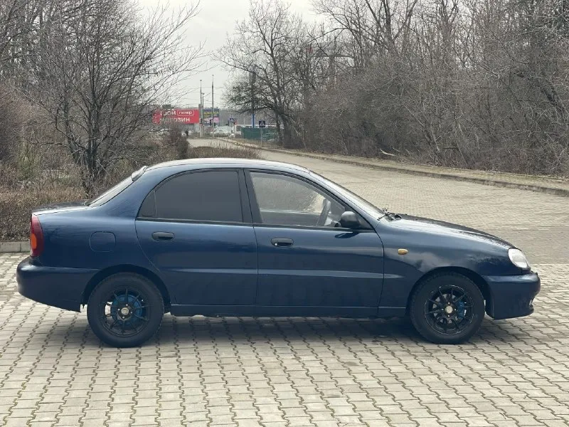 Продам автомобиль, chevrolet lanos, состояние авто очень хорошее! как внешне так и технически! ржавчин гнилья нету ! мотор работает как часики! не дымит, масло не ест ! мкпп обслужена переключает отлично, не хрустит и не выбивает! салон чистый и ухоженный! по электрике все работает !акб стоит новый ! днище пороги, стаканы целые, все в отличном состоянии! по документам все кристально чисто, без штрафов арестов и запретов! любой вид переоформления! техосмотр пройден. диагностическая карта есть✅ год выпуска 2008 пробег 168.000тыс, оригинал! объем двигателя 1.5 ecotec гур 2 стеклоподъемника сигнализация центральный замок приятная акустика подушки безопасности. цена авто 265.000тыс рублей, торг реальному покупателю! по телефону не торгуюсь! звоните в любое время дня и ночи +79490838933 осмотр автомобиля, г. донецк - фотография - 6
